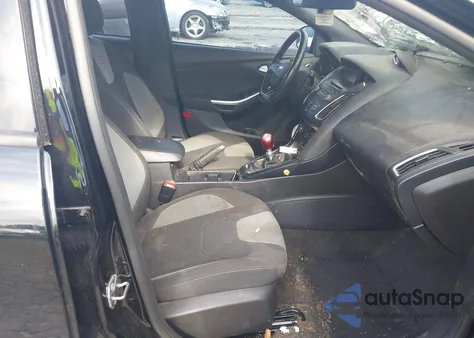 2017 Ford Focus St z USA, uszkodzony, nr VIN 1FADP3L90HL309654